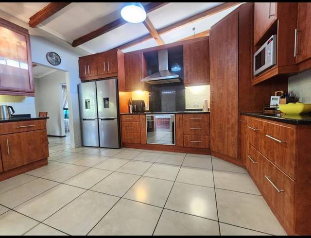 4 BEDROOM HOUSE FOR SALE IN VERWOERDPARK